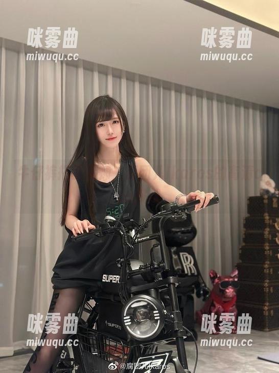 牛仔裤搭配大师,腐团儿Ikaros的高清cos挑战-咪雾曲 牛仔裤搭配大师,腐团儿Ikaros的高清cos挑战-咪雾曲