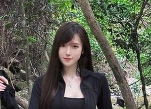 腐团儿Ikaros教室写真，分享她如何把课堂变为舞台。