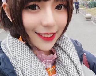 想一探舞小喵的可爱？上有免费照片等你约！