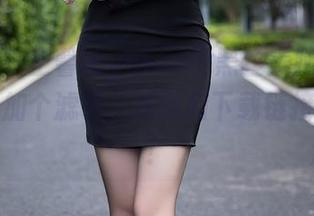语画界 - 王馨瑶yanni的黑丝美腿，真想给这图加个滤镜，原图和下载链接在这里！