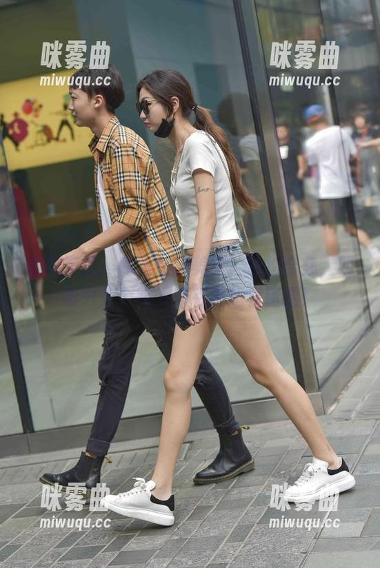 魔镜街拍:高跟性感美女,私拍合集,明明只是个路人却有种超模错觉!-咪雾曲 魔镜街拍:高跟性感美女,私拍合集,明明只是个路人却有种超模错觉!-咪雾曲